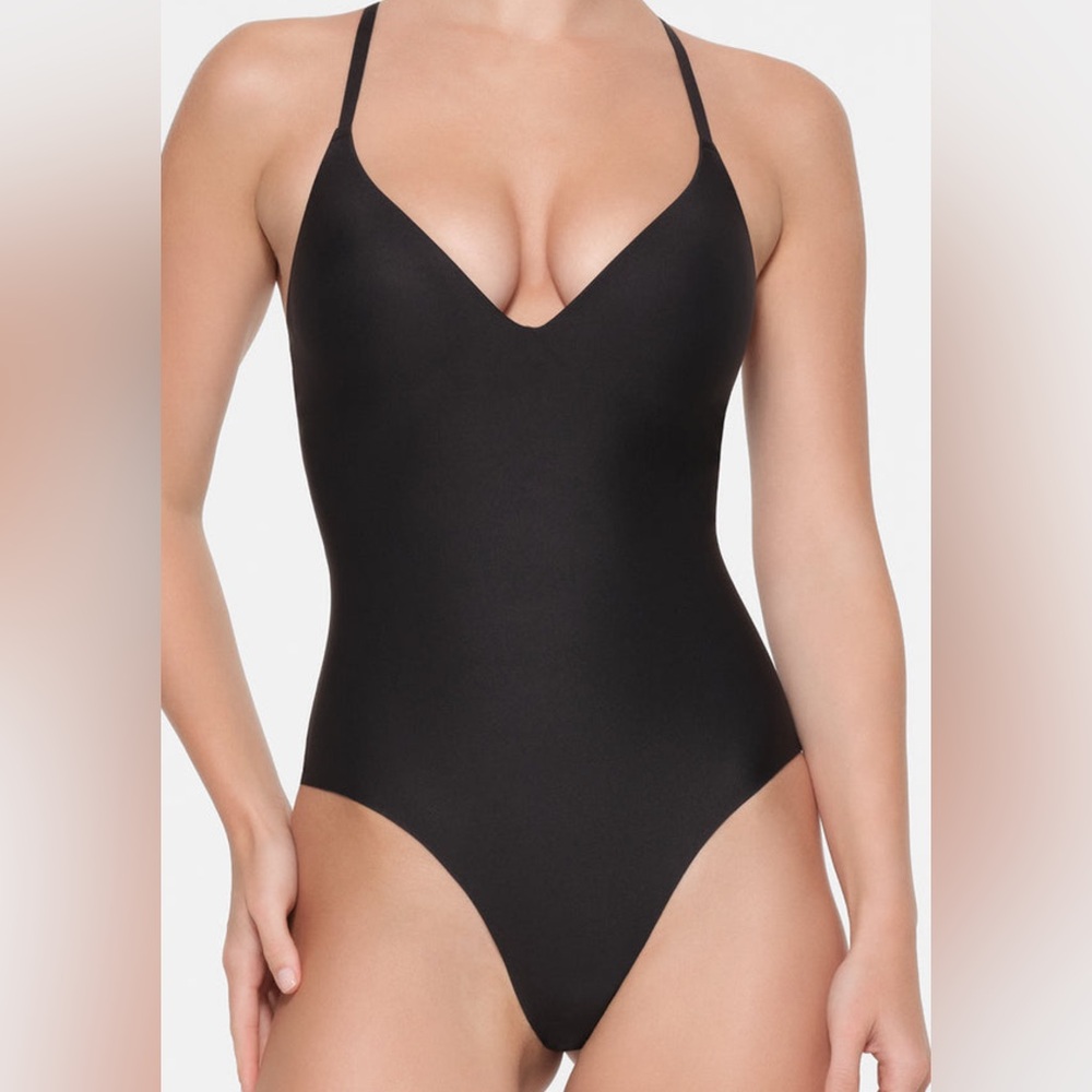 SKIMS Body Super Push-up Thong Bodysuit (Retails $128)